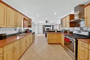9605 SW 187th St, Cutler Bay, FL 33157 - Photo 17