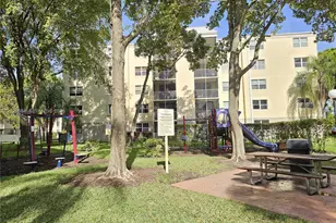 8323 Lake Dr, Doral, FL 33166 - Photo 17
