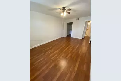 8323 Lake Dr #302, Doral, FL 33166 - Photo 7