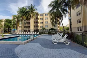 8323 Lake Dr, Doral, FL 33166 - Photo 15
