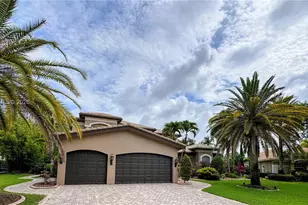 10445 Canterbury Ct, Davie, FL 33328 - Photo 3