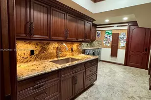10445 Canterbury Ct, Davie, FL 33328 - Photo 107