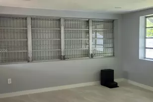 701 NE 14th St, Homestead, FL 33030 - Photo 9