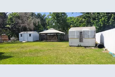 701 NE 14th St, Homestead, FL 33030 - Photo 17