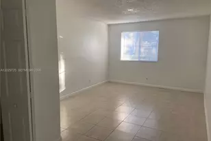 9811 Westview Dr, Coral Springs, FL 33076 - Photo 5