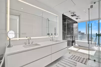 300 Biscayne Boulevard Way #3304C, Miami, FL 33131 - Photo 9