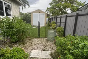 9827 SW 194th St, Cutler Bay, FL 33157 - Photo 23