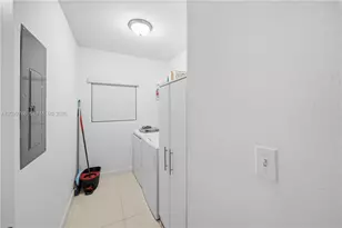 2249/2251 NW 66th St, Miami, FL 33147 - Photo 39