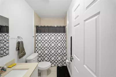 2249/2251 NW 66th St, Miami, FL 33147 - Photo 45