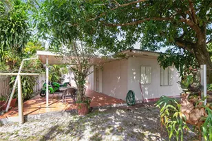 210 E 61st St, Hialeah, FL 33013 - Photo 15