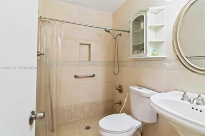210 E 61st St, Hialeah, FL 33013 - Photo 25