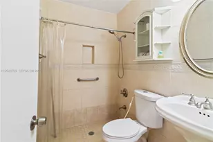 210 E 61st St, Hialeah, FL 33013 - Photo 25