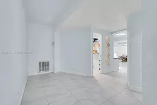 2417 Pierce St, Hollywood, FL 33020 - Photo 11