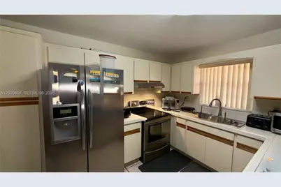 5890 SW 147th Ct, Miami, FL 33193 - Photo 7