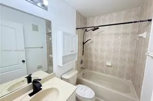 7080 NW 177th St, Hialeah, FL 33015 - Photo 15