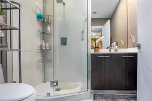 45 SW 9th St, Miami, FL 33130 - Photo 9