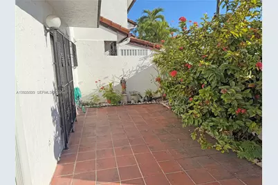 1331 SW 124th Ct #E-3, Miami, FL 33184 - Photo 3