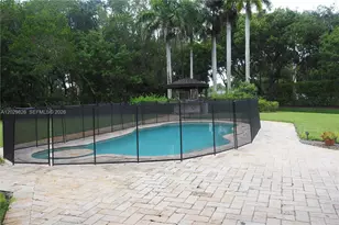 2750 E Jockey Cir E, Davie, FL 33330 - Photo 19