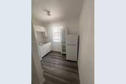 542 NW 8th St #11, Miami, FL 33136 - Photo 3