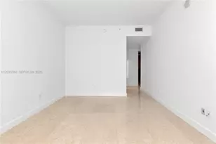 218 SE 14th St, Miami, FL 33131 - Photo 21