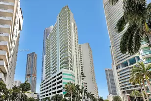 218 SE 14th St, Miami, FL 33131 - Photo 35