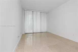218 SE 14th St, Miami, FL 33131 - Photo 19