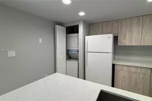 10303 NW 9th St Cir, Miami, FL 33172 - Photo 9