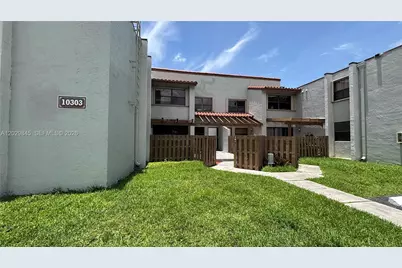 10303 NW 9th St Cir #102-16, Miami, FL 33172 - Photo 1