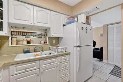11790 SW 18th St #214-3, Miami, FL 33175 - Photo 5