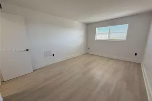 12215 W Dixie Hwy, North Miami, FL 33161 - Photo 9