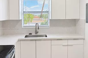 6850 W 16th Dr, Hialeah, FL 33014 - Photo 9