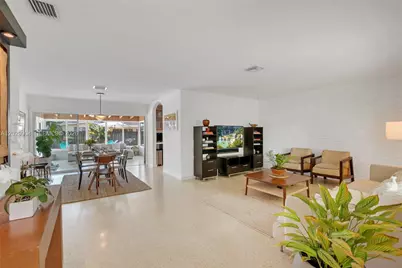270 NE 123rd St, North Miami, FL 33161 - Photo 17
