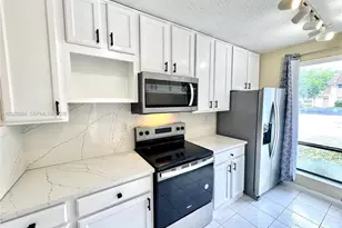 4240 NW 114th Terrace, Coral Springs, FL 33065 - Photo 3