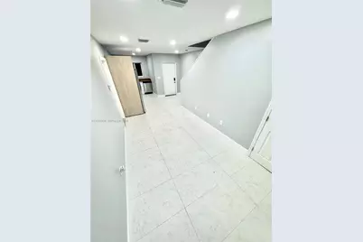 930 NW 2nd St, Fort Lauderdale, FL 33311 - Photo 5