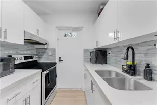 10900 SW 104th St, Miami, FL 33176 - Photo 3