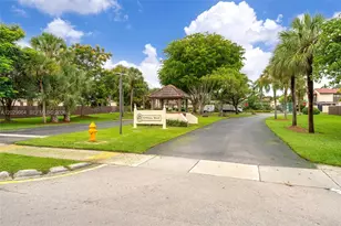 14932 SW 89th St, Miami, FL 33196 - Photo 3
