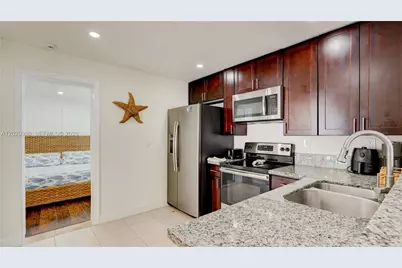 2510 NE 9th Ave, Pompano Beach, FL 33064 - Photo 11