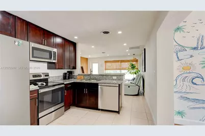 2510 NE 9th Ave, Pompano Beach, FL 33064 - Photo 13