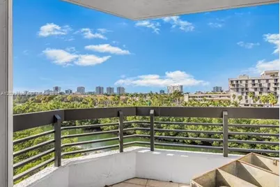 3500 Mystic Pointe Dr #604, Aventura, FL 33180 - Photo 7