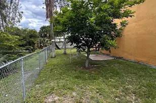 5950 NW 25th Pl, Sunrise, FL 33313 - Photo 3