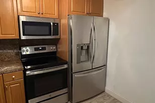 5950 NW 25th Pl, Sunrise, FL 33313 - Photo 9