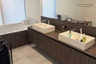 1000 Brickell Plaza, Miami, FL 33131 - Photo 5
