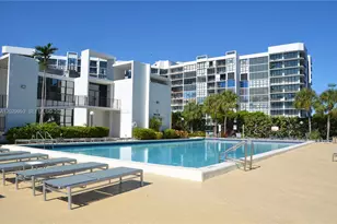 1000 Parkview Dr, Hallandale Beach, FL 33009 - Photo 9