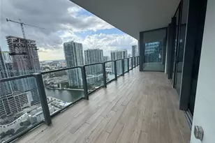 68 SE 6th St, Miami, FL 33131 - Photo 5