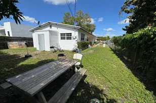 1226 NE 112th St, Miami, FL 33161 - Photo 3