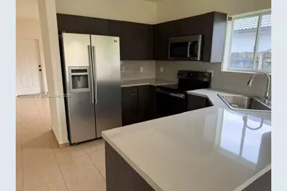 706 SE 14th Ave, Homestead, FL 33033 - Photo 3