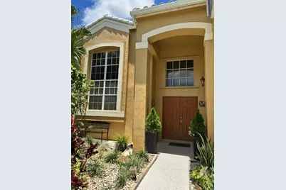 965 SW 102nd Ter, Pembroke Pines, FL 33025 - Photo 3