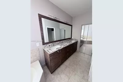 1125 Satinleaf St, Hollywood, FL 33019 - Photo 13