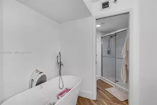 3500 Mystic Pointe Dr, Aventura, FL 33180 - Photo 15