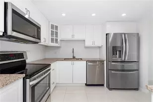 210 Sea View Dr, Key Biscayne, FL 33149 - Photo 3